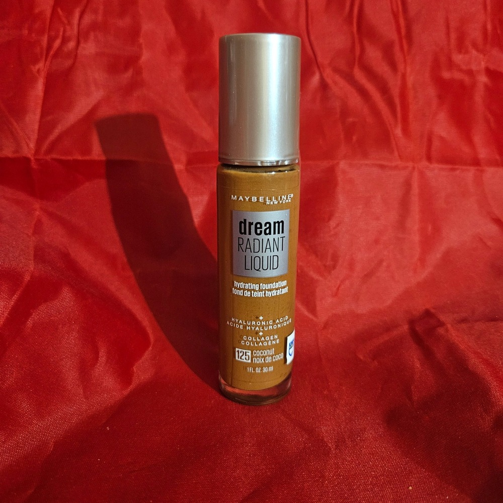 Maybelline Dream Radiant Liquid Hydrating Foundation 125 Coconut‎